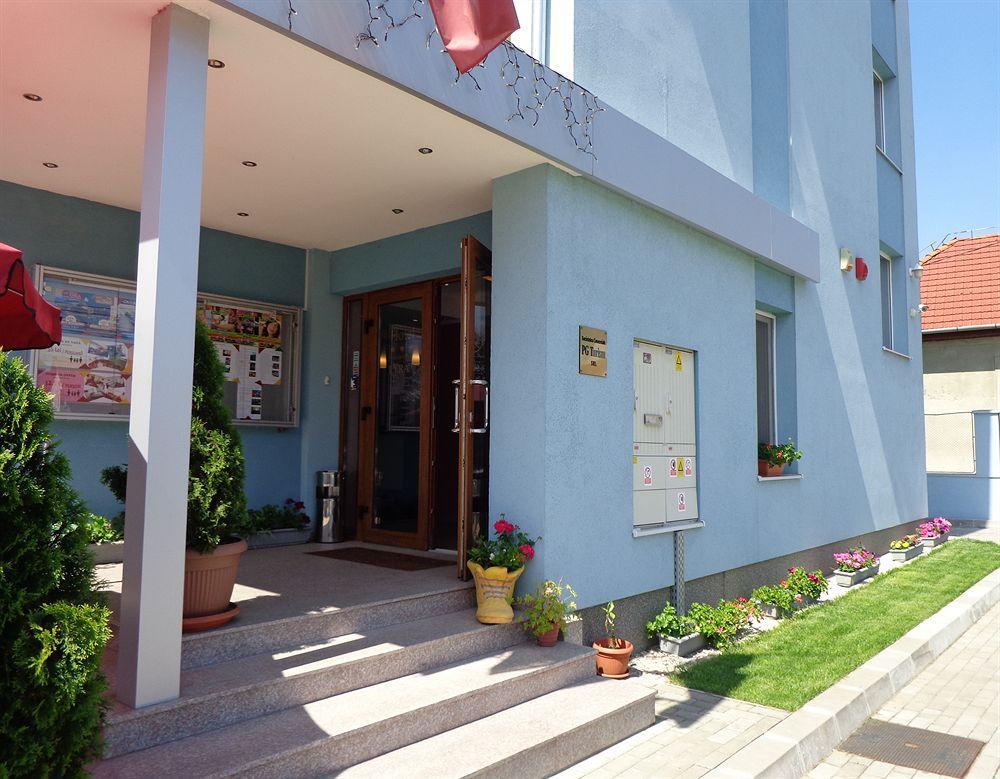 Hotel Lyra Oradea Exterior photo