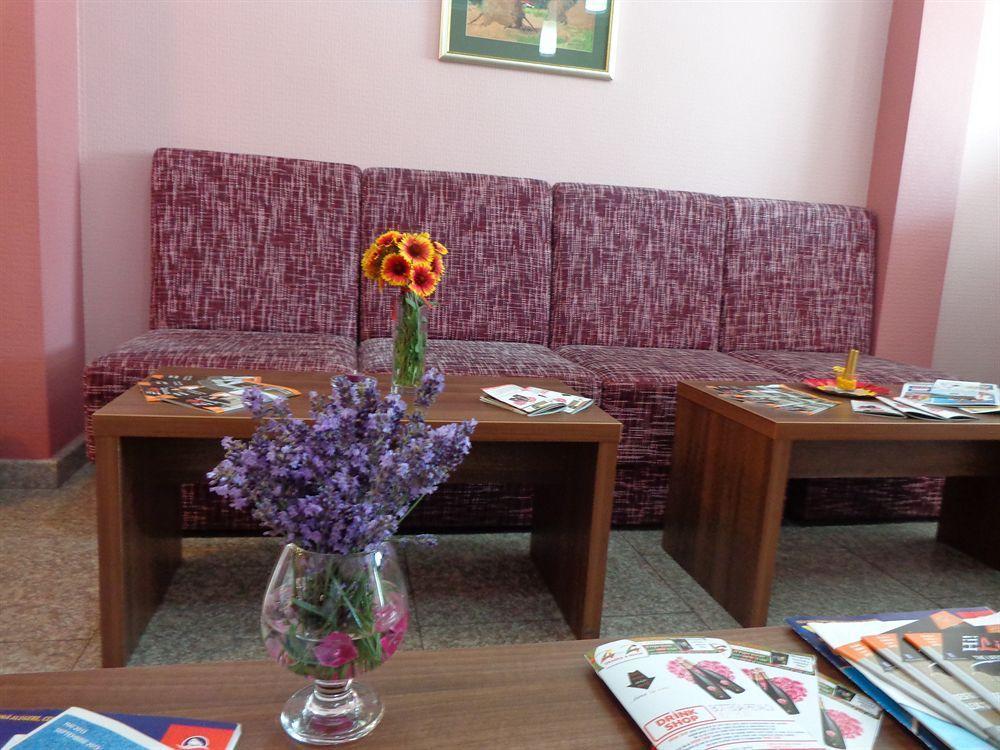 Hotel Lyra Oradea Exterior photo