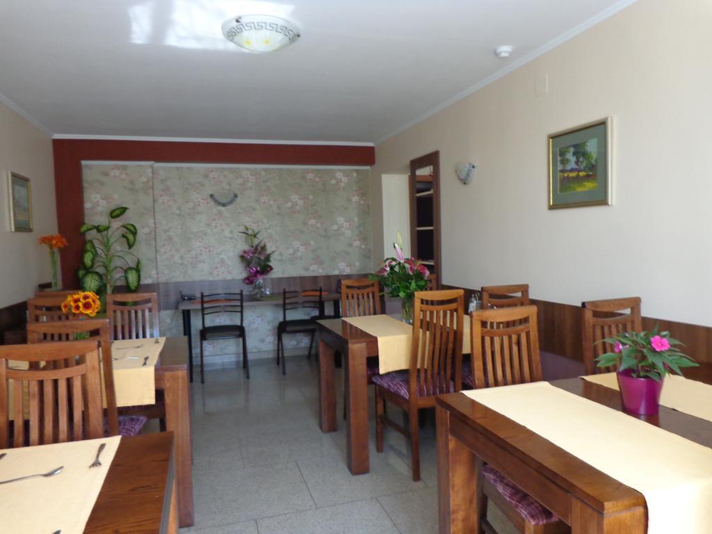 Hotel Lyra Oradea Exterior photo